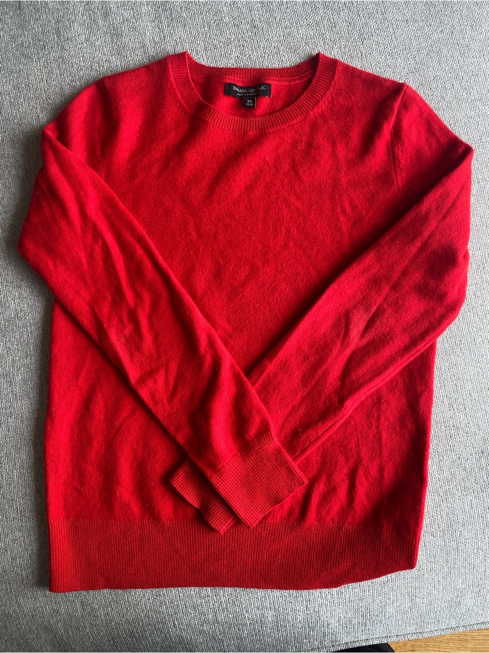 Banana Republic women’s  Bright Red Cashmere Crewneck Sweater